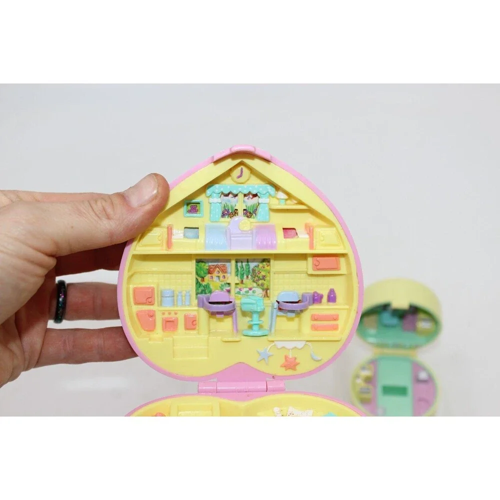 Bluebird Vintage Polly Pocket 1991 '50s Diner Ring Case Playset Daycare NO DOLLS - Picture 3 of 8